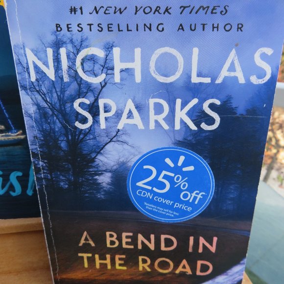 Nicholas Sparks paper back 2 novels - Picture 3 of 3
